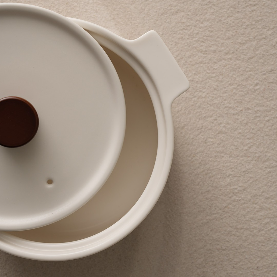 Luna Stone earthenware pot in use
