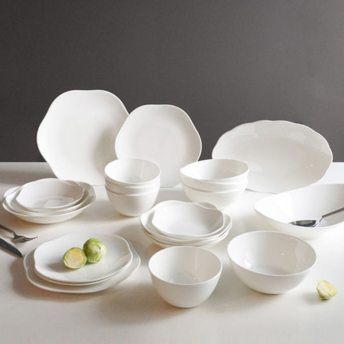 Daon 22-piece Fine Bone China dinnerware set